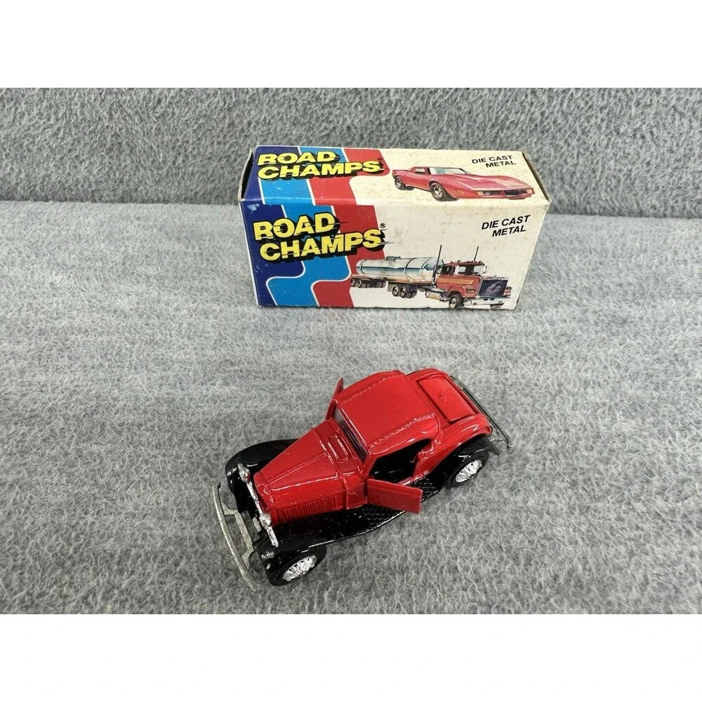 ROAD CHAMPS Ford Red Model A Rumble Seat Roadster Diecast T5